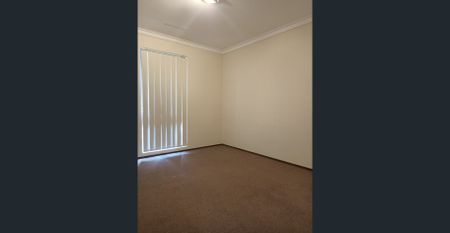 ROSSMOYNE HIGH SCHOOL ZONE! - Photo 4