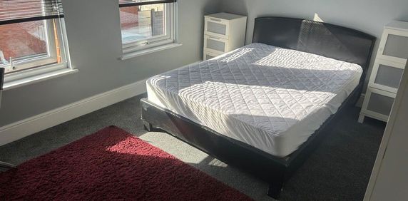 Room 4, King Richard Street - Photo 2