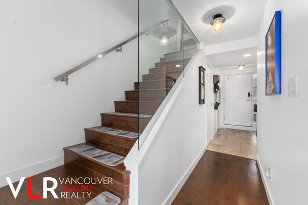 Penthouse in Downtown Vancouver, British Columbia - Photo 1