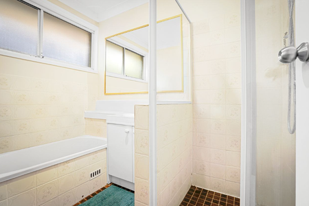 Neat & Tidy 3 Bed Home - Prime St Clair Location - Photo 5