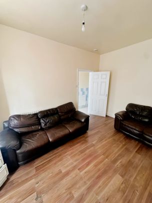 4 Bed 2 Bath - Photo 1