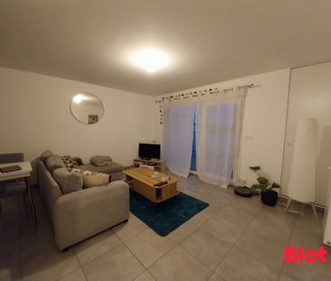 Location Appartement 2 pièces 46m² CHARTRES DE BRETAGNE 35131 - Photo 3