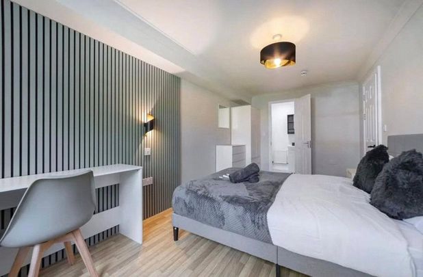 6 bedroom house to rent - Photo 1