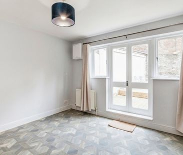 1 Bed Flat, Hinton Road, SE24 - Photo 2