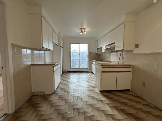 11962 Avenue Monty, #7 - Photo 1