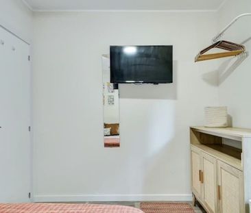 Carrer de Calderón de la Barca, Barcelona, Catalonia 08032 - Photo 3