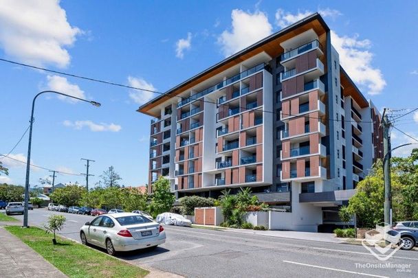 Spacious 1 Bedroom Apartment â Luxury Living in the Heart of Indooroopilly - Photo 1