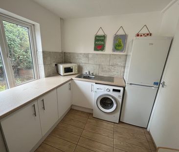 Room in a Shared Flat, Beeston Road, NG7 - Photo 2