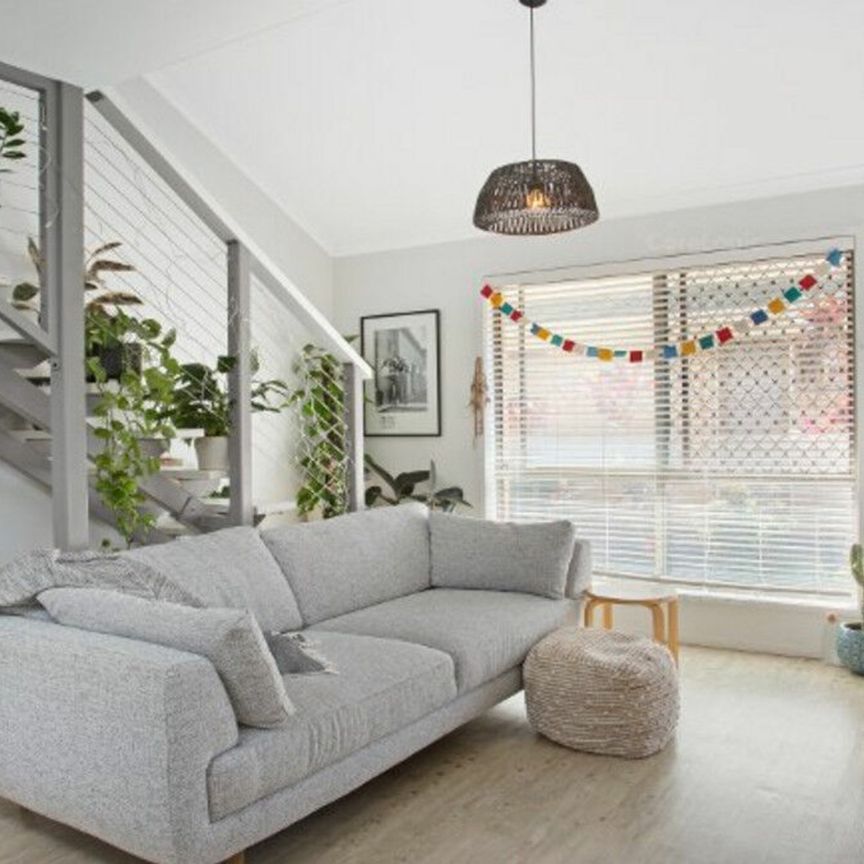 Coastal Living in the Heart of Mermaid Beach - Photo 1