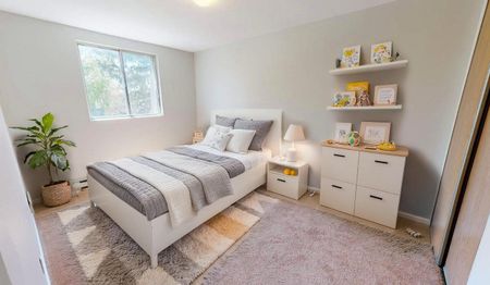 Three Bedroom Townhouse - Photo 5