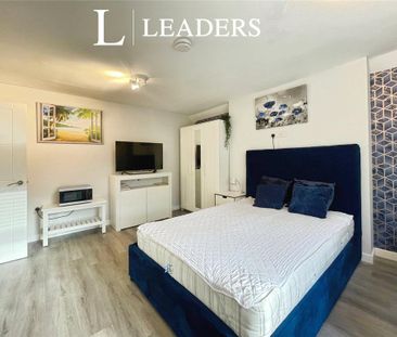 Studio to rent - Photo 6