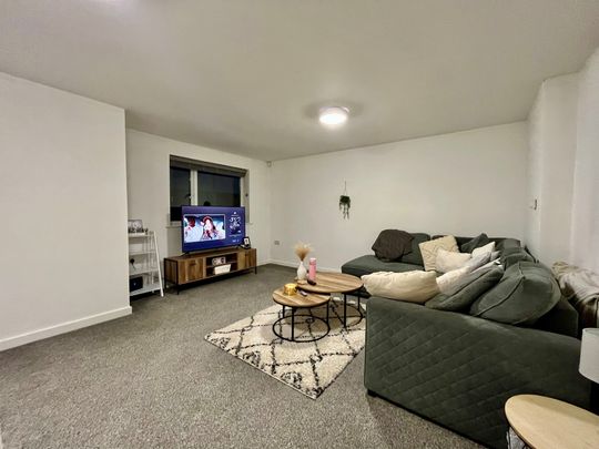 Stanks Drive, Leeds - Photo 1