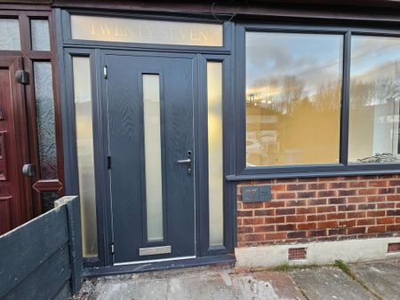 4 bedroom terraced house to rent - Photo 3