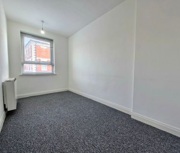 2 bedroom apartment to let - Photo 5