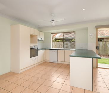 Open and Spacious Family Home! - Photo 3