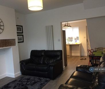 2 bedroom terraced house to rent - Photo 4