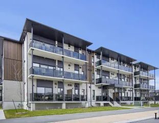 1 room apartment of 123m² in Gatineau - Photo 1