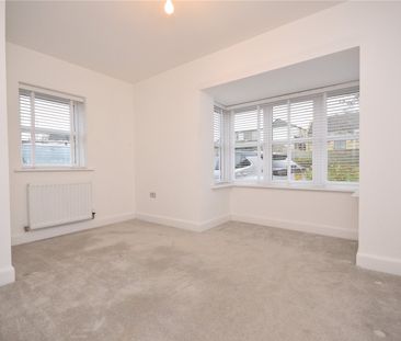 7, Crocus Drive, Drighlington, Bradford, West Yorkshire, BD11 1EQ - Photo 2