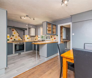 3 bed House - Semi-Detached To Let - Photo 6