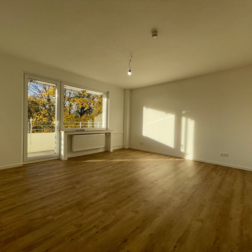 *Aufzug*Balkon*Erstbezug nach Sanierung*Tageslichtbad* - Foto 1