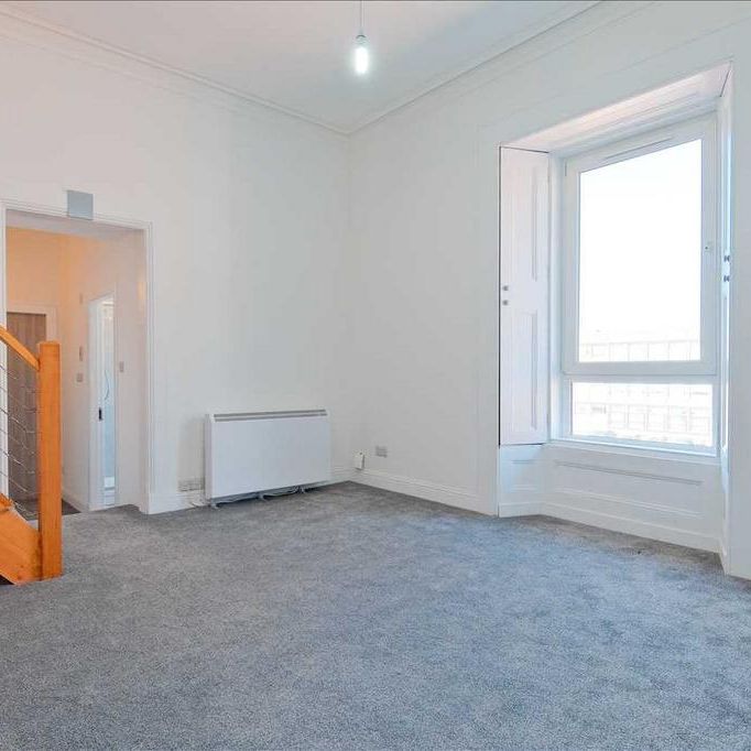 3 bedroom apartment to rent - Photo 1