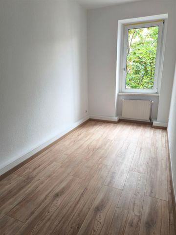 TOP SINGLEWOHNUNG! 2-Zimmer Wohnung mit Balkon, Bad m. Fenster u. Wanne - Photo 2