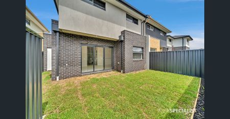 Stylish & Comfortable Family Living in Cranbourne East - Photo 5