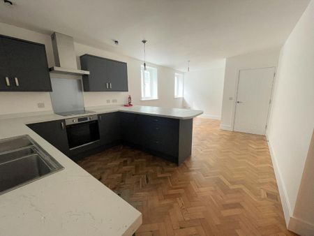 3 bedroom flat to rent - Photo 5