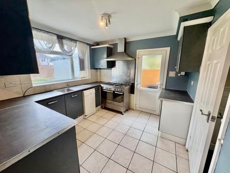 3 bedroom house to rent - Photo 3