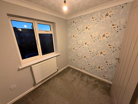 3 bedroom semi-detached house to rent - Photo 3