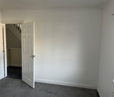5 bedroom semi-detached house to rent - Photo 6