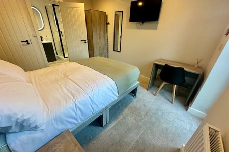 Highfield Road - Photo 2