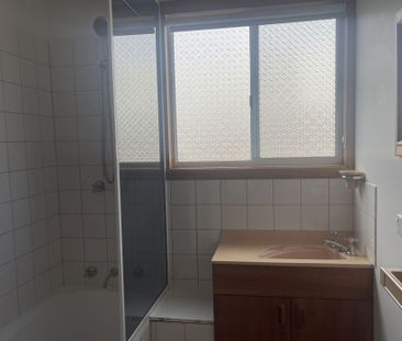 Neatly presented 2 bedroom unit - Photo 4