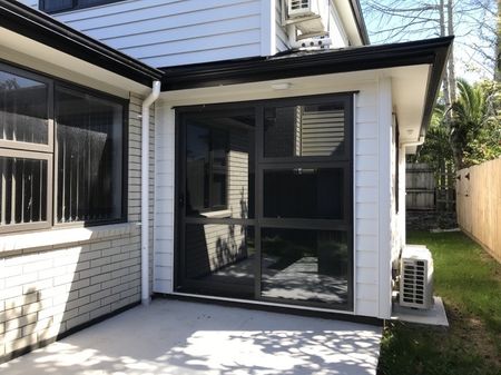 MANUREWA, 3 BEDROOMS - Photo 3