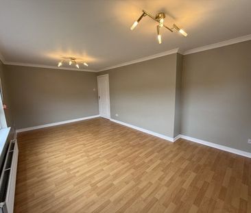 Owen Avenue, GLASGOW, G75 - Photo 1