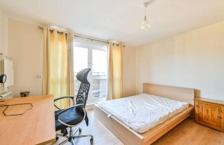 2 Bed Penthouse, Gean Court, N11 - Photo 5