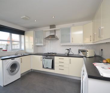 2 bed Mid Terraced House for Rent - Photo 4