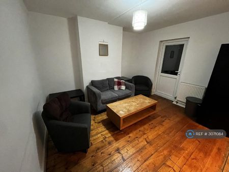 4 bedroom terraced house to rent - Photo 2