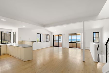 Three Bedroom Home with Ocean Views - Photo 2