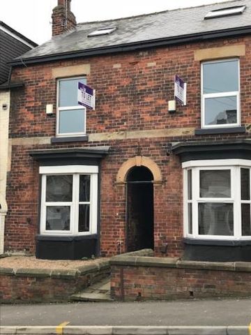 Student House 4 bedroom, Crookesmoor, Sheffield - Photo 3