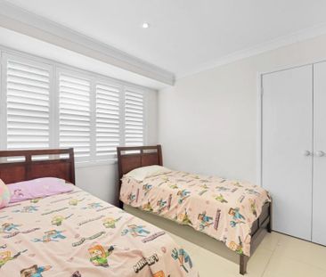 MODERN THREE BEDROOM HOME IN GREAT LOCATION! - Photo 6