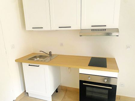 Location Appartement 1 pièce 18m² VILLEFRANCHE SUR SAONE 69400 - Photo 2