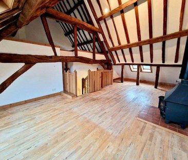 3 bedroom barn conversion to rent - Photo 1
