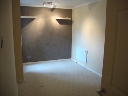 Aynsley Court, Wilbury Avenue, Hove - Photo 3