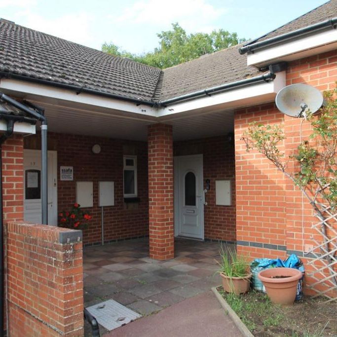 1 bedroom bungalow to rent - Photo 1