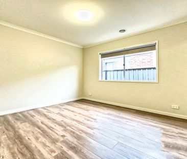 Spacious Family Retreat with a great location!!! - Photo 4