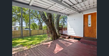 Spacious 4-Bedroom Home in Nerang– Utilities Included - Photo 3