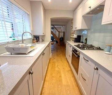 3 bedroom terraced house to rent - Photo 6