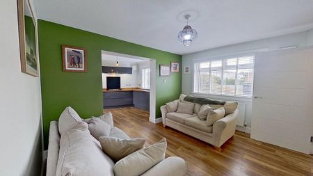 3 bedroom semi-detached house to rent - Photo 2