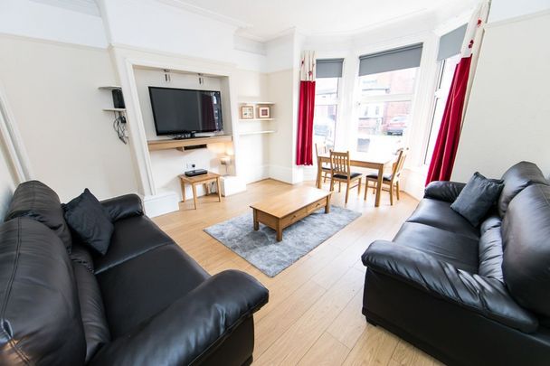 St Michaels Terrace, Headingley, Leeds - Photo 1